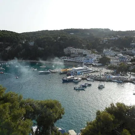 Galazios Kolpos 招待所 3*