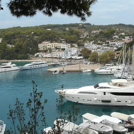 Galazios Kolpos 招待所 3*